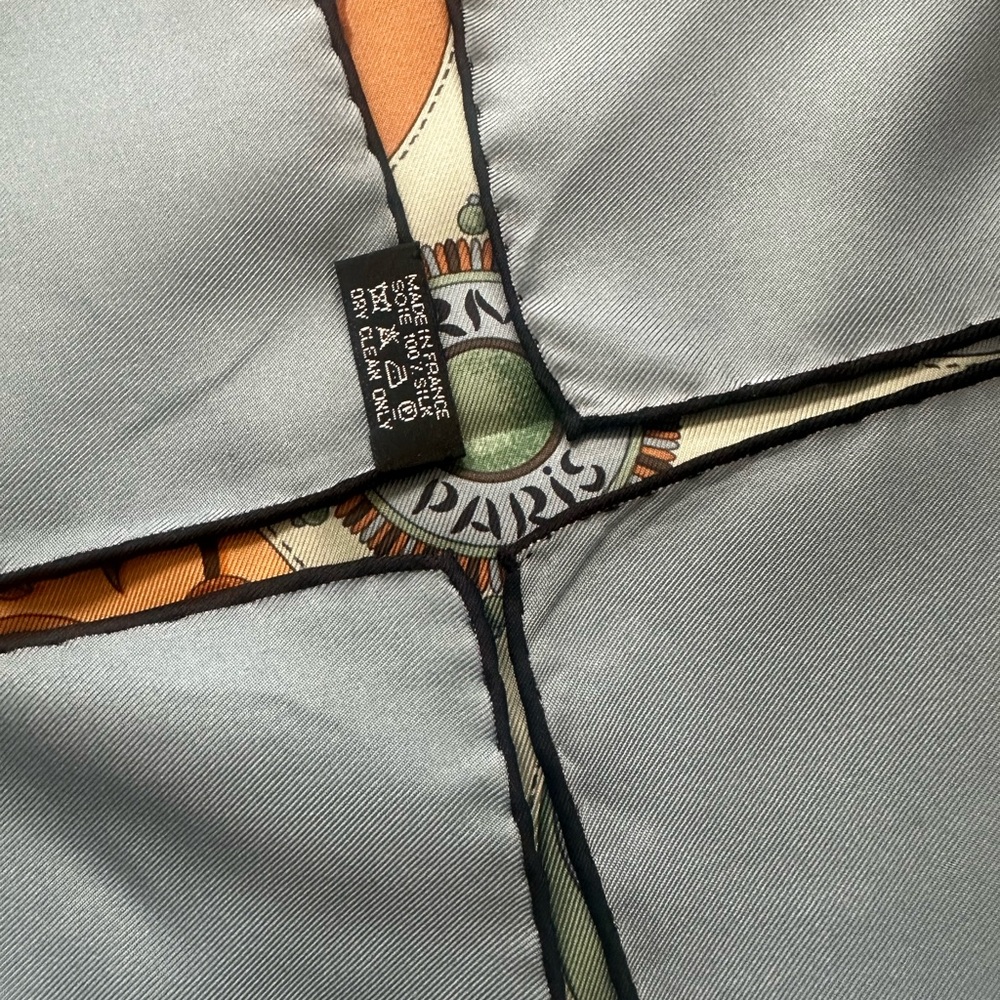 Hermès Festival des Amazones Silk Scarf 90 Blue Orange w/ Box & Knotting Cards - Picture 4 of 16